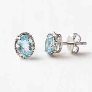 ต่างหูเงินแท้ชุบโรเดียมประดับบลูโทแพซทรงรี ดีไซน์โรแมนติก เหมาะสำหรับเป็นของขวัญหมั้นและงานแต่งงานสำหรับผู้หญิง ขายส่ง - Product Image 1