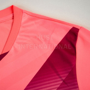 Meilleures ventes : Ensembles d'uniformes de football à prix abordable, respirants, 100 % polyester, design personnalisé, unisexe, pour adultes, manches courtes, haute qualité - Product Image 4