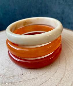 กำไลเรซิ่นน้ำหนักเบา สวมใส่สบายๆ ทุกวัน - Product Image 1