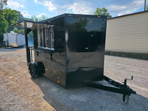 Remorque alimentaire mobile noire de 7' x 12' à vendre avec véranda occultante et évier intégré - Product Image 5
