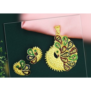 Colgante de cadena y pendientes de aleación de Latón chapado en oro, conjunto de joyería tradicional de diseño de exportación - Product Image 1