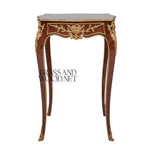 Mesa Auxiliar Cuadrada de Estilo Francés de Lujo con Incrustaciones Florales Intensas y Detalles Ornamentales de Latón Dorado para Decoración de Palacios - Product Image 2