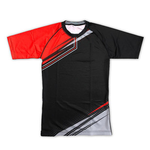Camisa de compresión estampada de manga corta para hombre con logotipo personalizado OEM 220g tela de sublimación de poliéster de tamaño personalizado - Product Image 1
