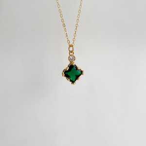 Collar con Dije de Filigrana Vintage Chapado en Oro de 14k y Plata de Ley 925 con Joya Verde Esmeralda, Elegante Regalo Estilo Bridgerton - Product Image 2