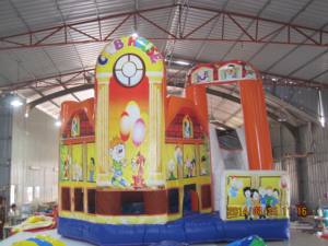 Châteaux gonflables en PVC pour enfants avec toboggan pour le plaisir du parc d'aventure - Product Image 1