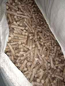 Pellets de madera en bolsas de 15kg En Plus A1 Madera de pino 6mm Enplus A1 Pellet de madera de pino - Product Image 4