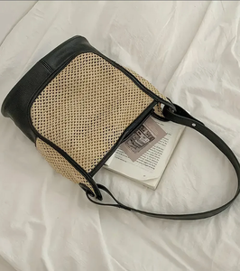 Bolso de Paja de Cuero Espacioso Hecho a Mano, Tejido a Crochet y Macramé, Directo del Proveedor Indio, Hecho Especialmente para Ti - Product Image 2