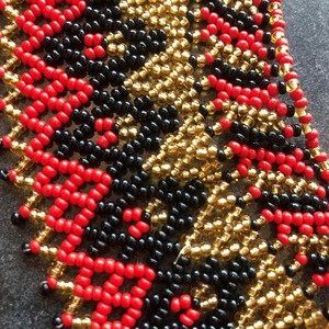 Collier et boucles d'oreilles de bijoux de mode pour dames en perles longues faites à la main en fil de rocaille en résine vintage pour usage quotidien et de fête - Product Image 2