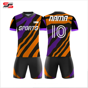 Ensemble d'uniformes vierges sans logo en polyester à séchage rapide sublimation fabricant maillot de football personnalisé pour hommes - Product Image 4