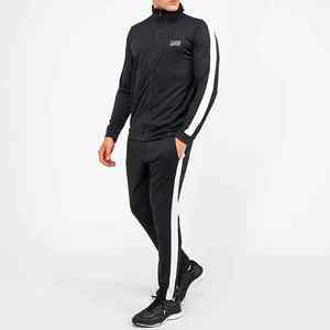 Vente en gros de survêtements pour hommes Ensemble de survêtements à capuche personnalisé 2025 Ensemble de survêtements de sport en coton de haute qualité et de conception nouvelle pour hommes - Product Image 1