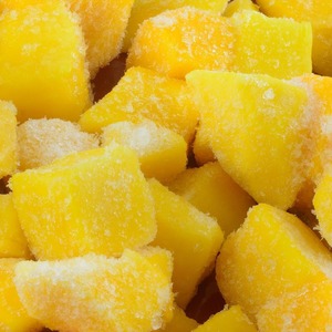Cubes de mangue demi-coupés IQF emballés sous vide conservés Mangue biologique en tranches surgelée de qualité supérieure avec douceur naturelle - Product Image 6