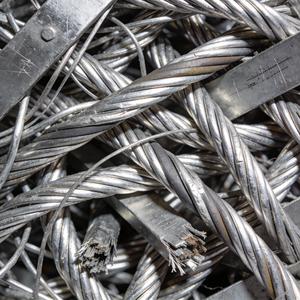 เศษลวดอะลูมิเนียม 6063 ขัดเงา ชิ้นส่วนลวดมีความสะอาด ความไม่บริสุทธิ์ต่ำ เหมาะสำหรับการหลอม การรีด และการอัดขึ้นรูป - Product Image 5