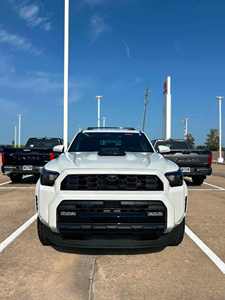 2024 pour 4Runner TRD Sport Premium Automatique Diesel SUV Turbo Sièges en Cuir Outils d'Origine Direction à Gauche Toit Ouvrant Foncé R18 - Product Image 4