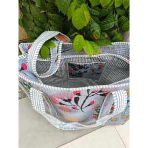 Sac fourre-tout réutilisable en coton et coton recyclé style bohème Misty Grey Meadows avec fermeture éclair 18x18x5 pouces pour pique-nique et glacière - Product Image 2