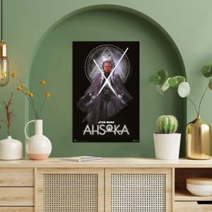 Affiche Star Wars Ahsoka Tano de style moderne avec Ahsoka et ses sabres laser pour décoration murale - Product Image 3