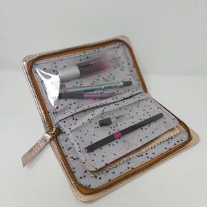 กระเป๋าจัดระเบียบเครื่องสำอางกระเป๋าซิปสำหรับผู้หญิงกระเป๋าหนังแท้ลำลองสำหรับผู้หญิงกระเป๋าคลัทช์แบบพกพาโลโก้ออกแบบได้ตามที่ต้องการ - Product Image 1