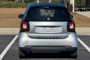 VOITURES D'OCCASION À VENDRE 2016 Fortwo Passiion - Product Image 2