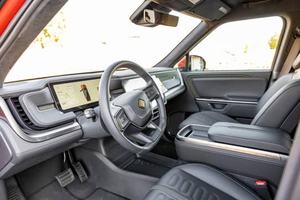 RIVIAN R1S ADVENTURE EDITION 2025 USADO (LHD/RHD) - Product Image 3
