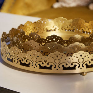 Ensemble de plateaux ronds décoratifs en métal fabriqués à la main, plateaux de service pour collations, plateau décoratif pour la maison - Product Image 3