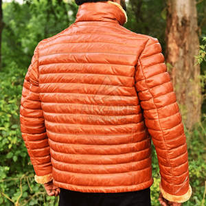 เสื้อแจ็คเก็ตหนังพัฟเฟอร์สุดหรู พร้อมบุผ้าอุ่นอย่างดี ผิวสัมผัสนุ่มลื่น และดีไซน์ทันสมัย - Product Image 3