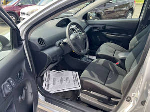 Toyota Yaris LHD d'occasion 2009 - Product Image 2