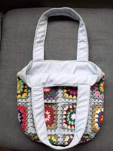 Sac à main à bandoulière en tricot de grande taille Granny Square Tole, sac fourre-tout esthétique à motif de crochet fait à la main pour filles OEM Made In Vietnam - Product Image 6