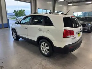 2013 Kia Sorento LX - Product Image 6