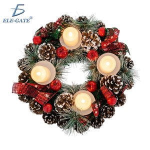 Lussuosa Ghirlanda dell'Avvento con 4 Candele LED Calde e Fogliame in PVC Naturale per Decorazioni Esterne, Matrimoni e Porte d'Ingresso - Product Image 4