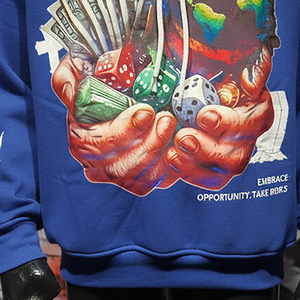 Nouveau design 2026 : sweat à capuche graphique audacieux avec des flammes aux manches aux couleurs vives, coupe confortable et capuche ajustable pour un style streetwear remarquable. - Product Image 6