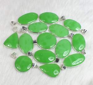 จี้ห้อยคอทรงเฮมิมอร์ไฟต์สีเขียวเข้มแบบคาโบชอง ตัวเรือนเงินชุบทำมือ สไตล์โบฮีเมียน ของขวัญขายส่ง - Product Image 4