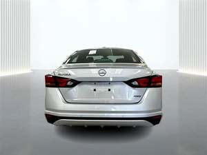 Nissan Altima 2.5 SV AWD 2024 Usado, Volante a la Izquierda, Interior Oscuro, Asientos de Tela, Llantas R17 - Product Image 5