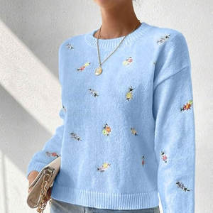 Suéter Bordado Tejido para Mujer al por Mayor, Logotipo Frontal, Diseño de Bordado Informal, Tela Suave, Ropa Cálida de Invierno - Product Image 2