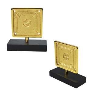 Trophées de planche de carrom en laiton personnalisés Offre Spéciale Sports Gold Awards & Gifts Trophée d'artisanat antique Meilleures médailles et plaques - Product Image 3