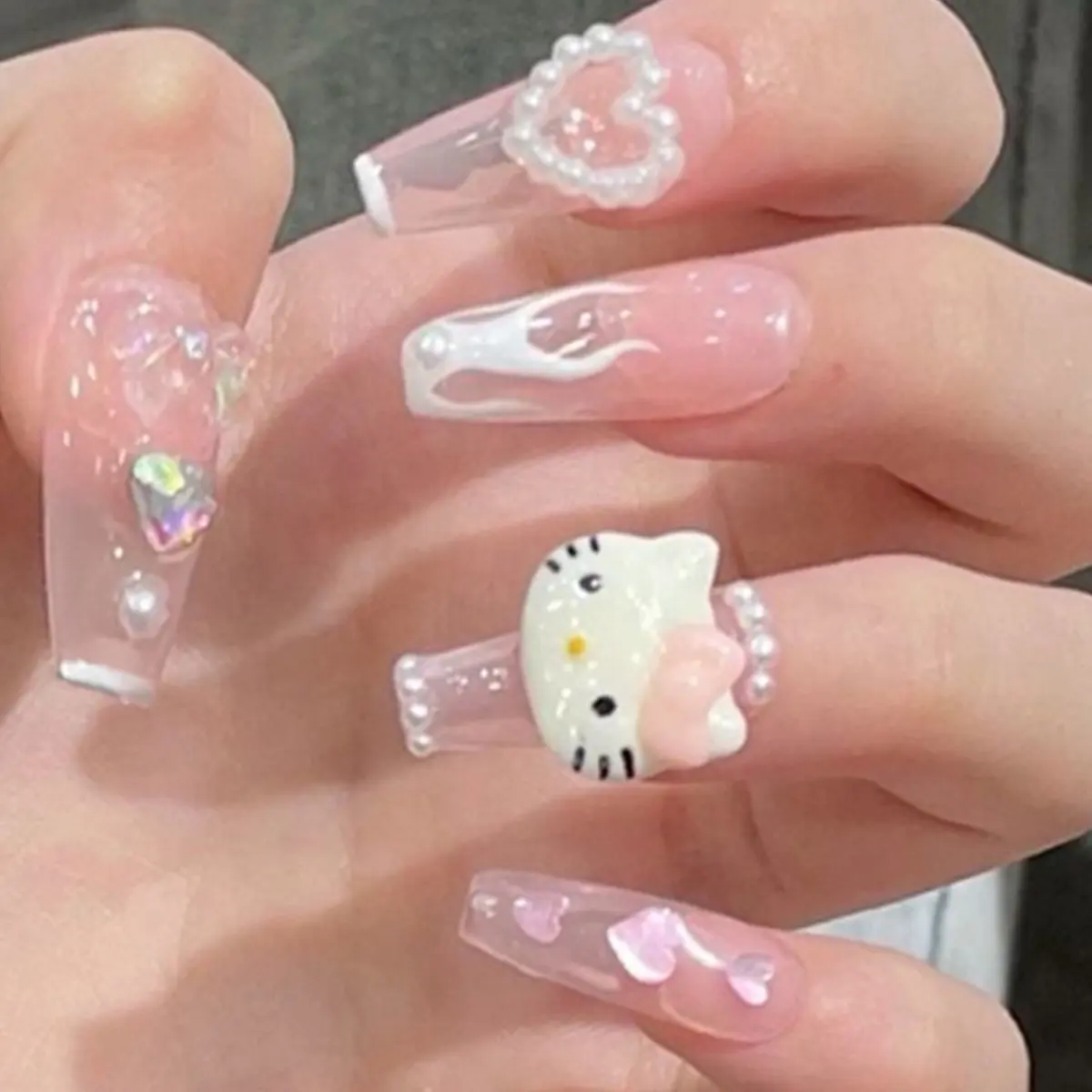 Rhinestones ile çivi üzerinde 2024 Newnewly Hellokitty uzun el yapımı lüks basın özel uzun tabut sopa çivi