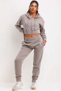 Vente en gros, ensemble sweat-shirt à capuche court et pantalon de survêtement pour femmes, 2 pièces, gris, avec fermeture éclair sur le devant - Product Image 2