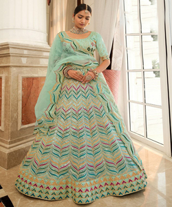 Attrayant Rich Look Mariée Porter Taffetas Tissu Lehenga Choli avec Dupatta Femmes Indiennes Porter Semi-cousu En Gros Surat Lehenga Choli - Product Image 3