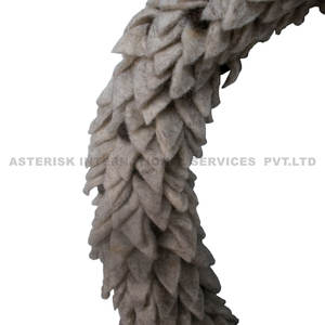 พวงมาลัยผ้าขนสัตว์ผ้าสักหลาดประดับตกแต่งเหนือกาลเวลาโลโก้ขนาดเล็กขนาดกลางขนาดใหญ่แบบแอบสแตรกต์ดีไซน์แบบแขวนดอกไม้ - Product Image 2