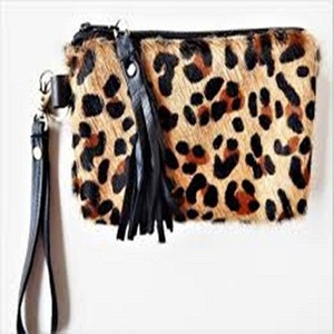 Bolso de mano de mujer de alta calidad con diseño personalizado disponible Embragues de mujer hechos a mano de cuero genuino - Product Image 2