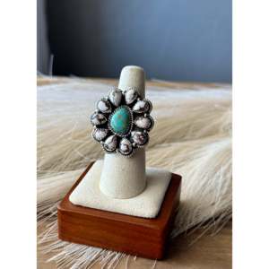 Anillo de Plata de Ley con Múltiples Piedras Hecho a Mano en el Suroeste, Chapado en Rodio, Ajustable - Product Image 1