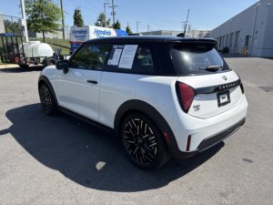 Vehículos Usados Seminuevos 2025 MINI Hardtop 2 Puertas Cooper S FWD Hatchback Listo para Enviar - Product Image 4