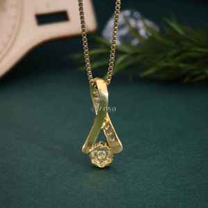 Trung tâm cổ điển Solitaire xuất hiện với cụm kim cương 18K mạ vàng gia chứng nhận bán gắn chéo trên mặt dây chuyền - Product Image 5