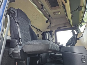 Tracteur Routier Midlift Actros 2545 LS Moteur 12.8L 450CV 6x2 Euro 6 Cabine StreamSpace Logistique Efficace - Product Image 6