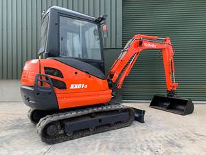 Mini-excavatrice Kubota KX61-3, machine de construction sur chenilles de 3 à 6 tonnes, garantie 2 ans, pompe de boîte de vitesses incluse, godet inclus, à vendre. - Product Image 1