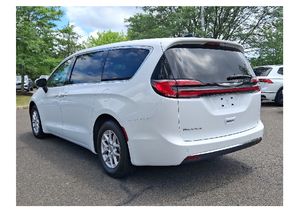 Chrysler Pacifica Touring Pentastar 3.6L V-6 DOHC en acier inoxydable certifié d'occasion 2023, support personnalisé OEM - Product Image 3