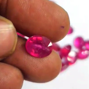 Lot de 20 pièces de rubis rempli de verre Bangkok 10mm à 12mm facettes ovales 75 Cts Iroc ventes rubis coupe pierre précieuse en vrac pour la fabrication de bijoux - Product Image 2