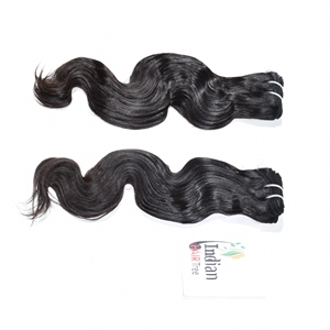 Extensions de cheveux humains indiens de qualité supérieure, double trame, ondulation naturelle, cheveux vierges non traités, aspect naturel, couleur noire, en vente - Product Image 1