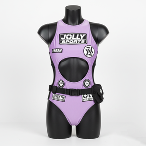 Maillot de bain une pièce pour femme en tissu Spandex premium, rouge et noir, avec empiècements latéraux en mesh, logo personnalisé par transfert thermique. - Product Image 3