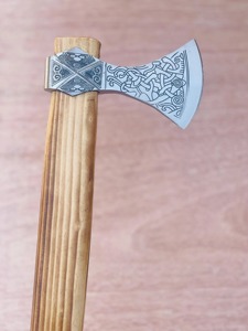 Hacha vikinga de acero al carbono forjada a mano con mango de madera de Fresno, regalo de boda, hachas, el mejor regalo de cumpleaños y aniversario para él. - Product Image 5