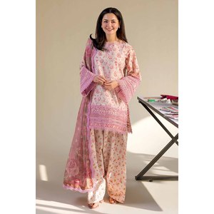 Ensemble de costume 3 pièces d'été pour femme SOBIA NAZIR : chemise respirante en tissu lawn imprimé numériquement et brodé, dupatta en soie, pantalon imprimé - BIC-056 - Product Image 1