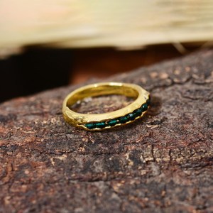 Anillo con Cuentas de Esmeralda CZ, Anillo Delicado, Anillo de Compromiso, Joyería Minimalista, Anillo de Bodas, Regalo de Aniversario - Product Image 2